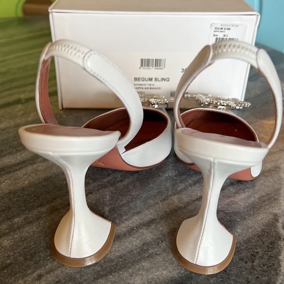 BNIB Amina Muaddi begum slingback in white leather. - Picture 5 of 9